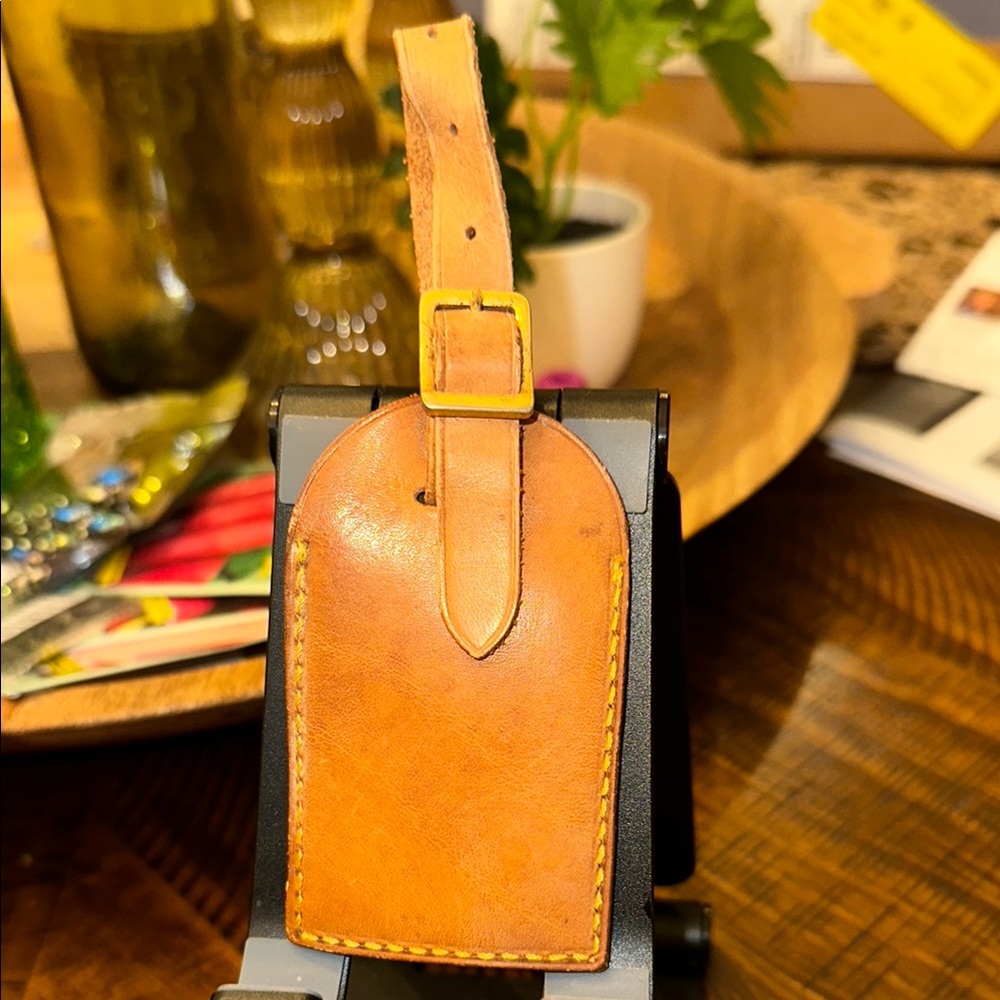 Louis Vuitton Brown Leather Luggage Tag - Picture 2 of 2